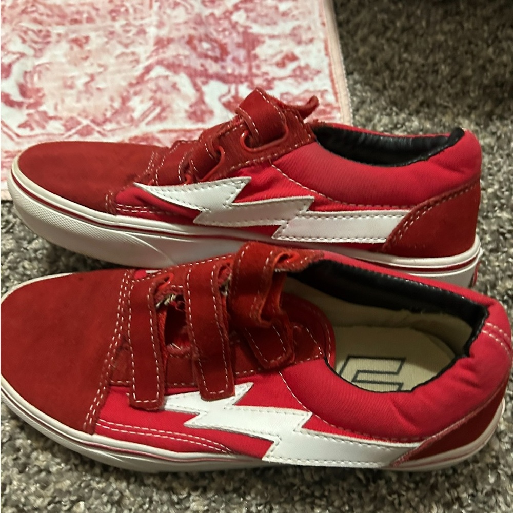 Red revenge Sneakers with Velcro Straps